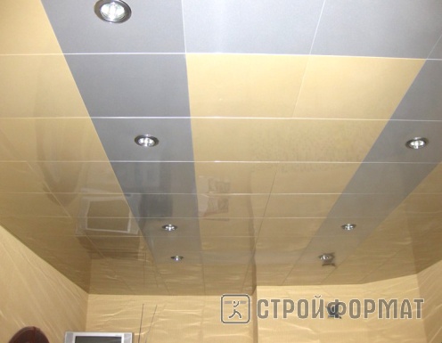 Алюминиевые кассетные потолки Cesal на кухне фото
