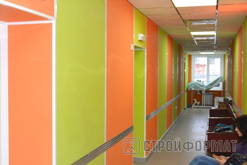 Панели Vekoroom разные цвета в коридоре больнице фото