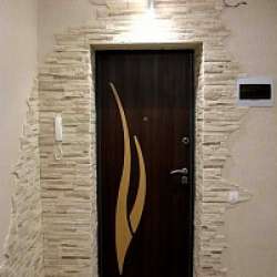 Декоративный камень для облицовки дверного проема фото
