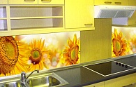 Интерьерная панель Подсолнухи на кухне