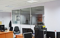 Панели Vekoroom и стеклянная перегородка для офиса