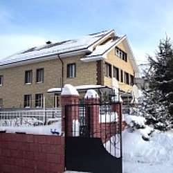 Фагот можайский и клинский на фасаде дома фото