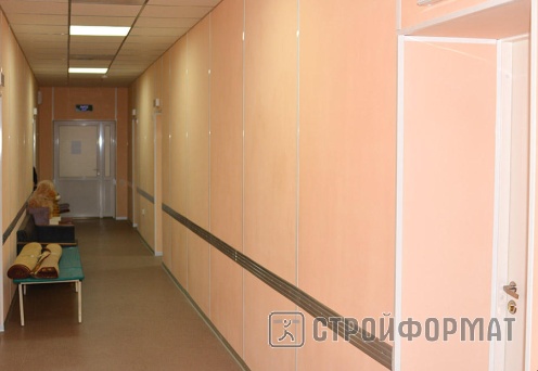 Панели Vekoroom на стене коридора больницы фото