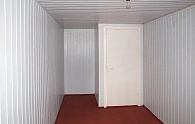 Вагонка ПВХ белая на стенах коридора