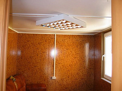 Панели МДФ в отделке комнаты Орех темный фото