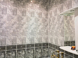 Панель ПВХ Барон черный в ванной фото