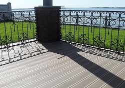 Террасная доска MultiDeck на набережной фото