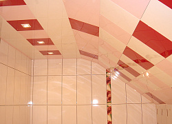 Алюминиевые кассетные потолки Cesal в отделке ванной комнаты фото