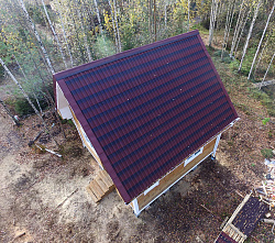 Черепица Ондулин Красный для дачного дома фото