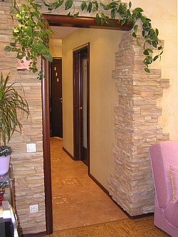 Декоративный камень для облицовки дверных откосов фото