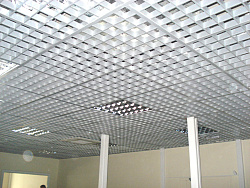 Отделка потолков с помощью системы Грильято фото