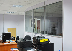 Панели Vekoroom и стеклянная перегородка разделение офиса фото