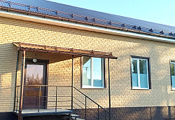 Фасадные панели Стоун-Хаус Кирпич песочного и коричневого цветов фото