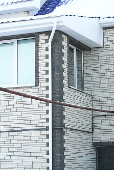 Камень Белый отделка фасада фото