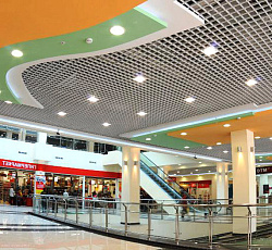 Потолки Грильято в торговом центре фото