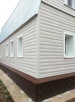 Cайдинг Ю-Пласт Ясень беленый и Кирпич коричневый Cайдинг Ю-Пласт Ясень беленый и Кирпич коричневый фото