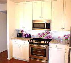 Интерьерная панель Георгины на кухне фото