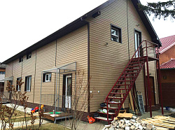 Сайдинг Timberblock Дуб натуральный на фасаде фото