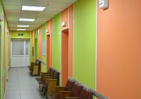 Панели Vekoroom в коридоре разные цвета