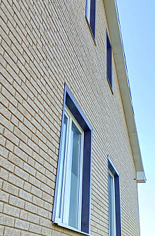 Фасадные панели Стоун-Хаус бежевый кирпич фото