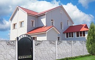 Сайдинг белый и красная крыша
