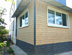 Фасадные панели Ю-Пласт Камень изумрудный и золотистый Фасадные панели Ю-Пласт Камень изумрудный и золотистый фото