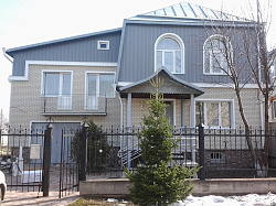 Фасадная панель Кирпич Белый и Сайдинг Квадрохаус техно фасад фото