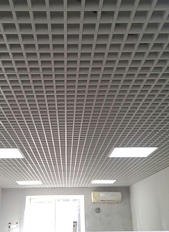 Потолки Грильято для отделки в офисе фото
