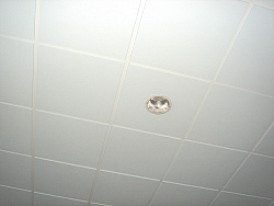 Подвесной потолок с минеральной плитой фото