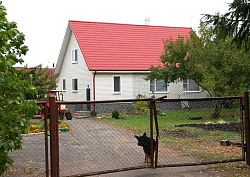 Монтеррей коричнево-красный кровля фото