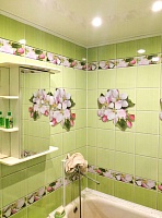 Панели ПВХ Кронапласт яблоневый цвет зеленый в ванной