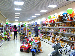 Потолки Грильято в магазине игрушек фото