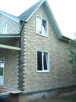 Альта-Профиль Песчанник на стене дома фото