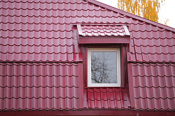 Монтеррей винно-красный для кровли фото