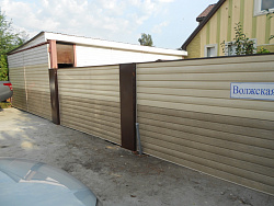 Забор из сайдинга под бревно Тимберблок фото