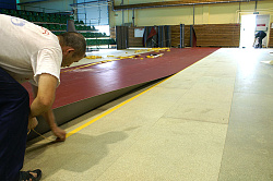 Строительные плиты QuickDeck монтаж в спортзале фото