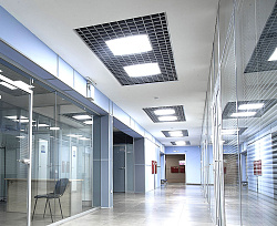 Сегментированная отделка потолками Грильято фото