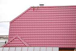 Монтеррей винно-красный кровля фото