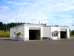 Сайдинг белый на фасаде дома фото