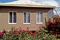 Фасадные панели Ю-Пласт Стоун-Хаус под бежевый кирпич фото