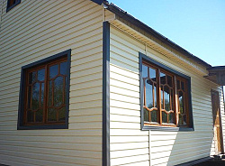 Сайдинг кремовый для отделки фасада фото