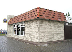 Альта-Профиль Камень белый на фасаде фото