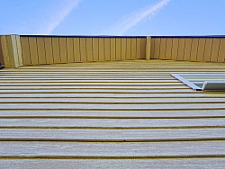 Виниловый сайдинг Timberblock Ель балтийская и софиты Дуб золотистый Виниловый сайдинг Timberblock Ель балтийская и софиты Дуб золотистый фото