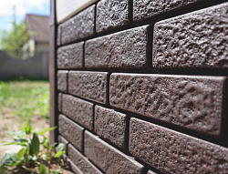 Фасадная панель Ю-Пласт Кирпич коричневый фото