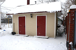 Сайдинг Бежевый на хозпостройке фото