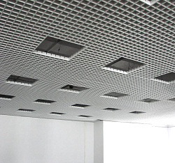 Потолки Грильято металлик в интерьере фото