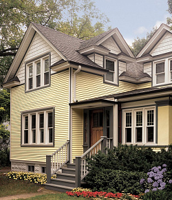 Сайдинг Кремовый фасад загородный дом фото