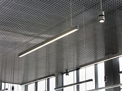 Потолки Грильято с подвесными светильниками фото