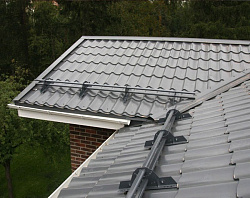 Монтеррей серый на крыше фото