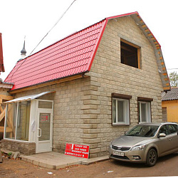 Монтеррей коричнево-красный на кровле фото